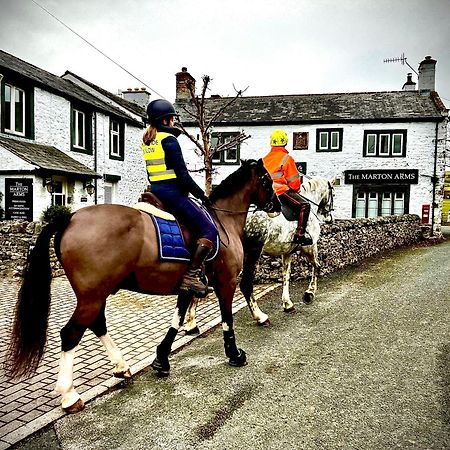Hotel The Marton Arms Ingleton  Esterno foto